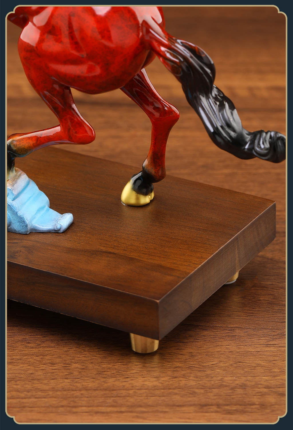 Statue de cheval en laiton massif